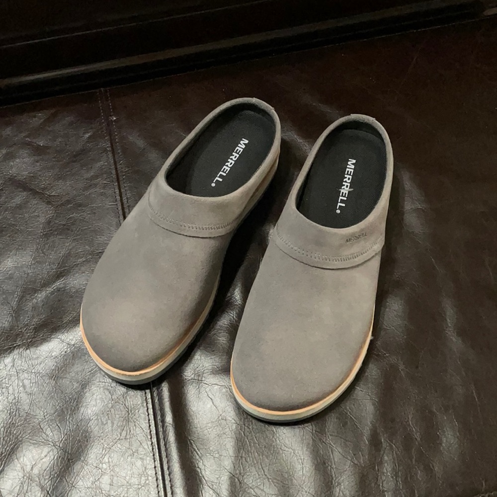Merrell Juno clog suede. #8. Never worn, in box.
